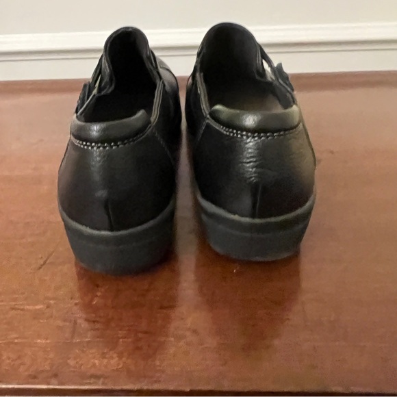 Clarks Collection Women’s Cheyn Madi Black Leather Slip-On Like new condition - Picture 5 of 14